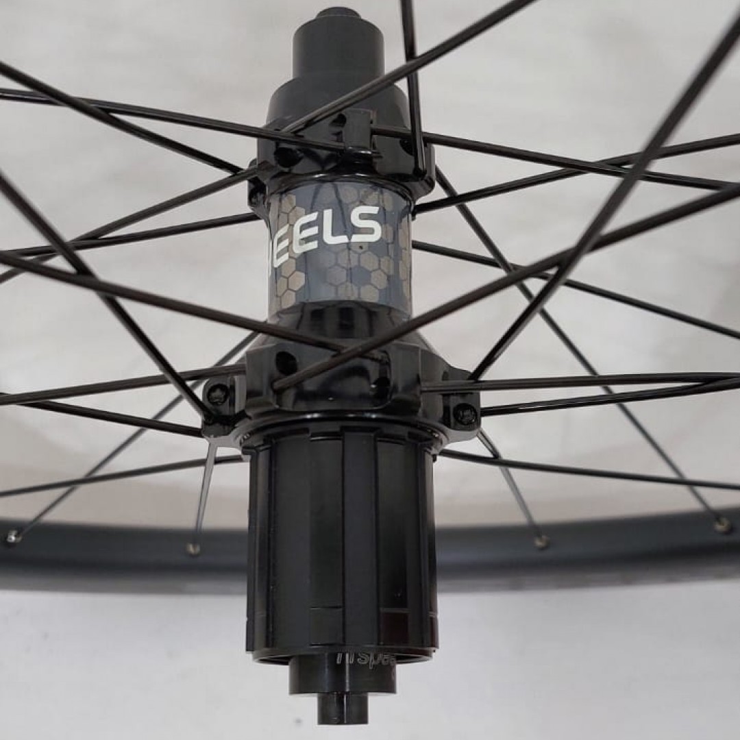 par-ruedas-700c-carbono-world-wheels-para-freno-herrad