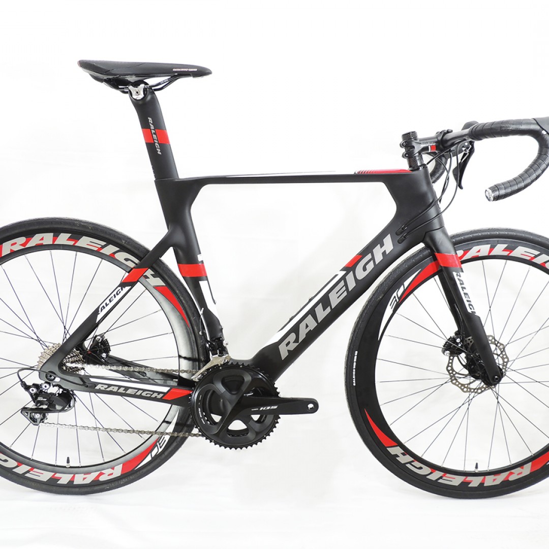 raleigh-strada-40-54cm-negra-con-rojo